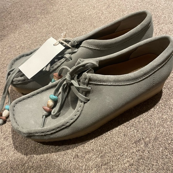 Clark’s Wallabee Beaded Shoes - Picture 5 of 9